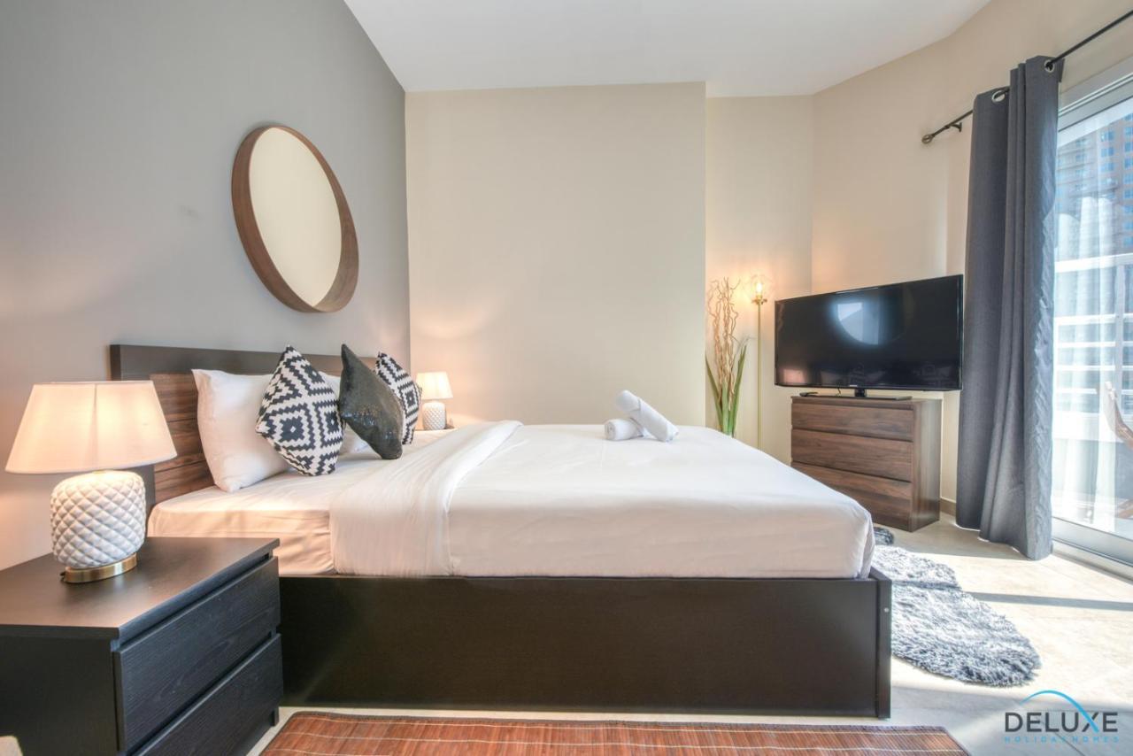 Minutes Away To Metro Unit With Nearby Retail Outlets, Gate 2, Jumeirah Towers By Deluxe Homes अपार्टमेंट Dubai