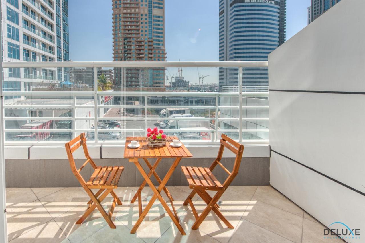 Minutes Away To Metro Unit With Nearby Retail Outlets, Gate 2, Jumeirah Towers By Deluxe Homes अपार्टमेंट Dubai