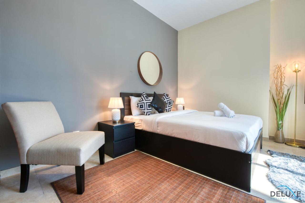 अपार्टमेंट Minutes Away To Metro Unit With Nearby Retail Outlets, Gate 2, Jumeirah Towers By Deluxe Homes